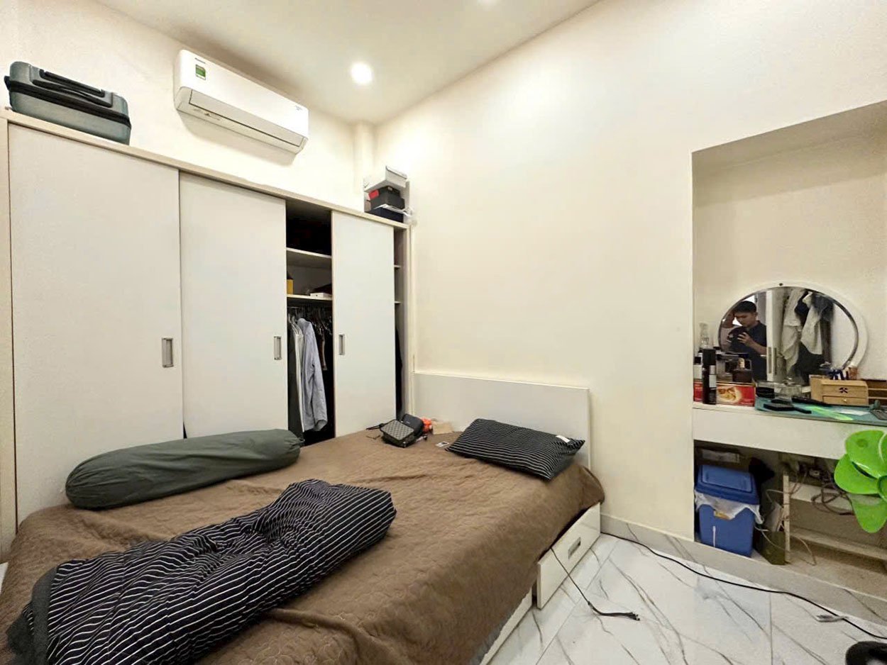 Nhà phố 3 lầu, 5 phòng, full nội thất Khu Thời Trang Lê Văn Sỹ - Có Hợp Đồng thuê 28triệu/tháng